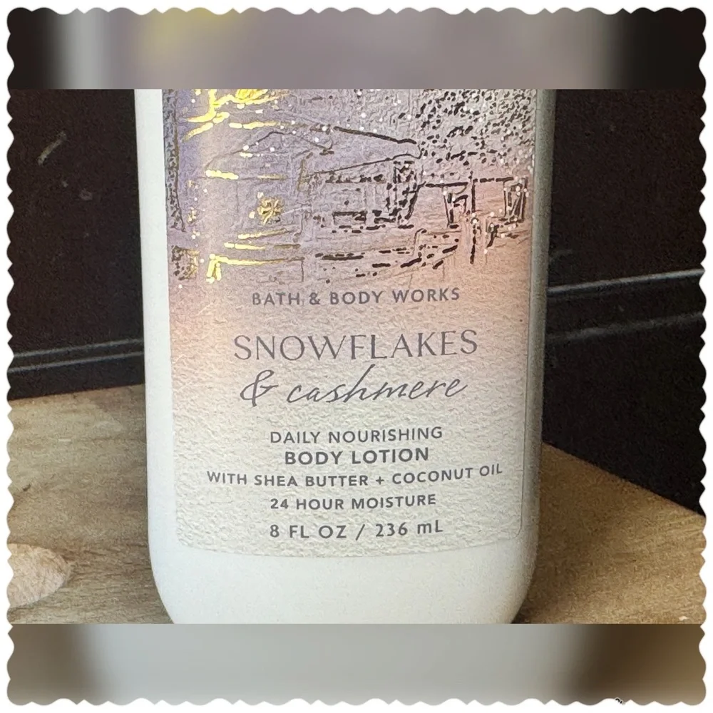 Bath & Body Works Snowflakes & Cashmere Body Lotion DISCONTINUED